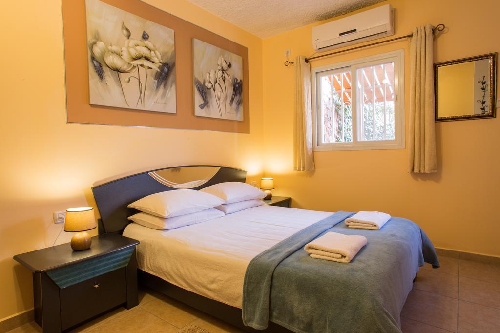 Dead Sea Sun Guest House Arad Room photo